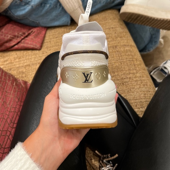 Never worn louis vitton new with tag - Picture 4 of 4